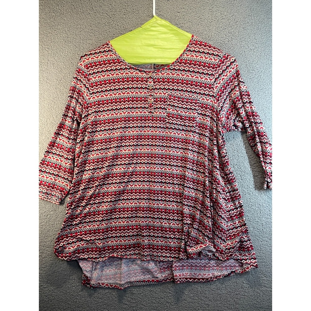 Overworet'y Multi Color Reds, Plus Size Top Size 5X  Soft , Rounded Hem